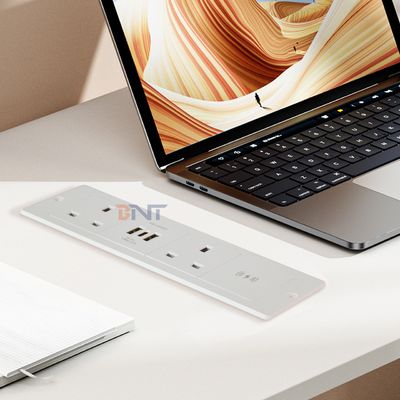 2AC電源ソケットとUSB A+C充電ソケットのデスクトップ多機能電源ソケット