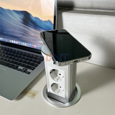 2つのACソケットとUSBポートを隠した電源ソケット オフィスデスクトップのソケット