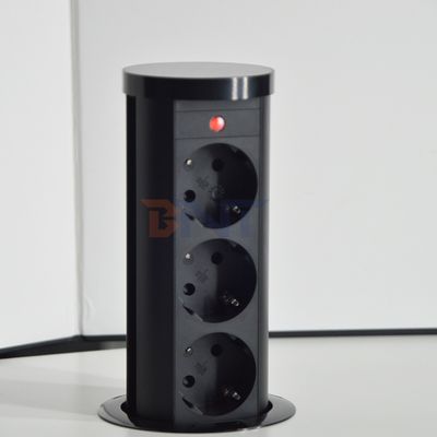 EUプラグタイプ 3出口 氣動電源ソケット IP44 標準 アルミ合金 リフティングソケット 隠されたキッチン用