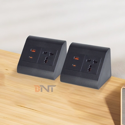 オフィスと家庭用のユニバーサルソケット 1口コンセント テーブルトップ電源ソケット USB A+Cポート付き IP44 マルチデバイス対応