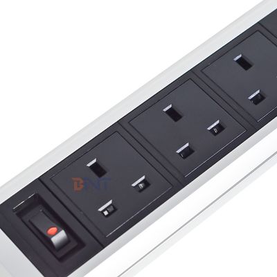 デスクトップ多機能電源ソケット、3AC電気埋め込みソケット、USB A + USB C充電ソケット